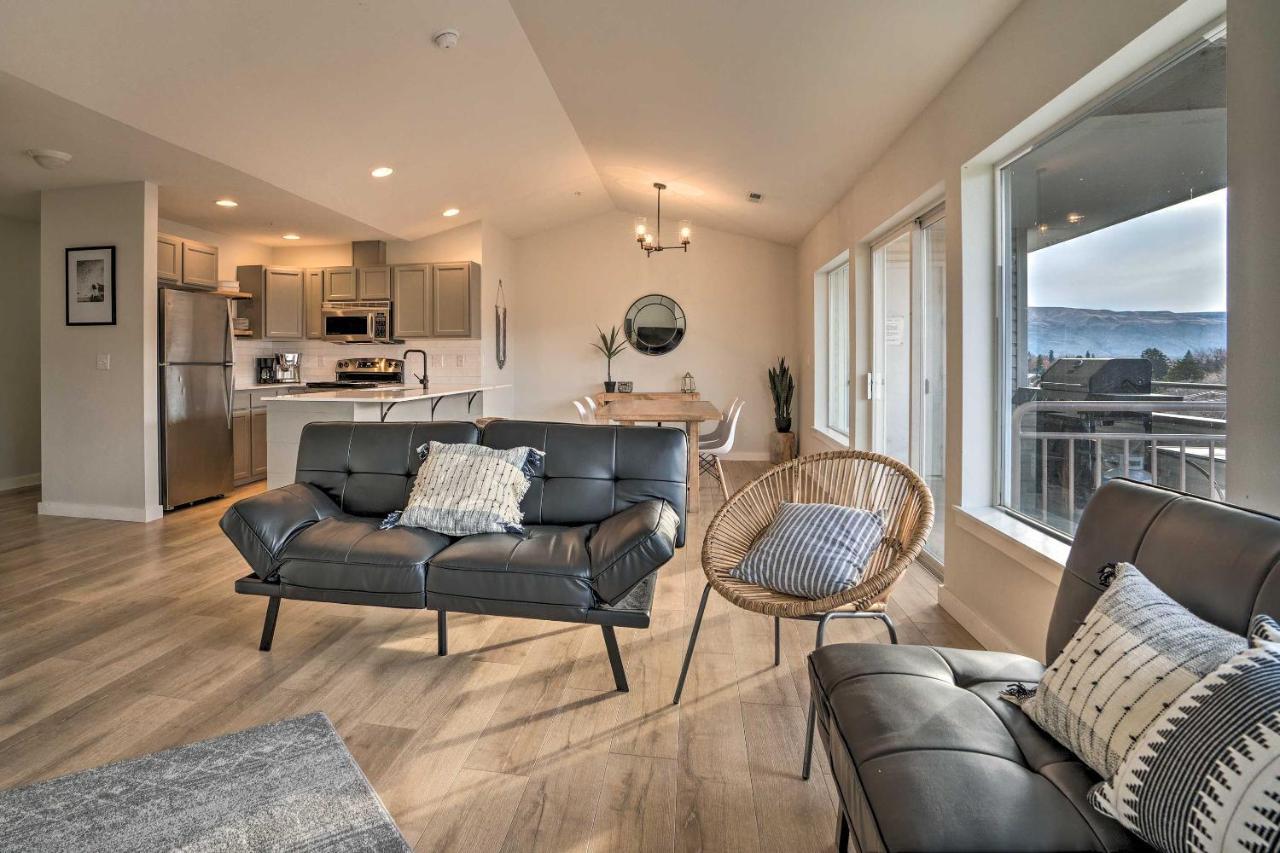 Chic Chelan Condo With Balcony, Walk To Lake And Dtwn! Екстериор снимка